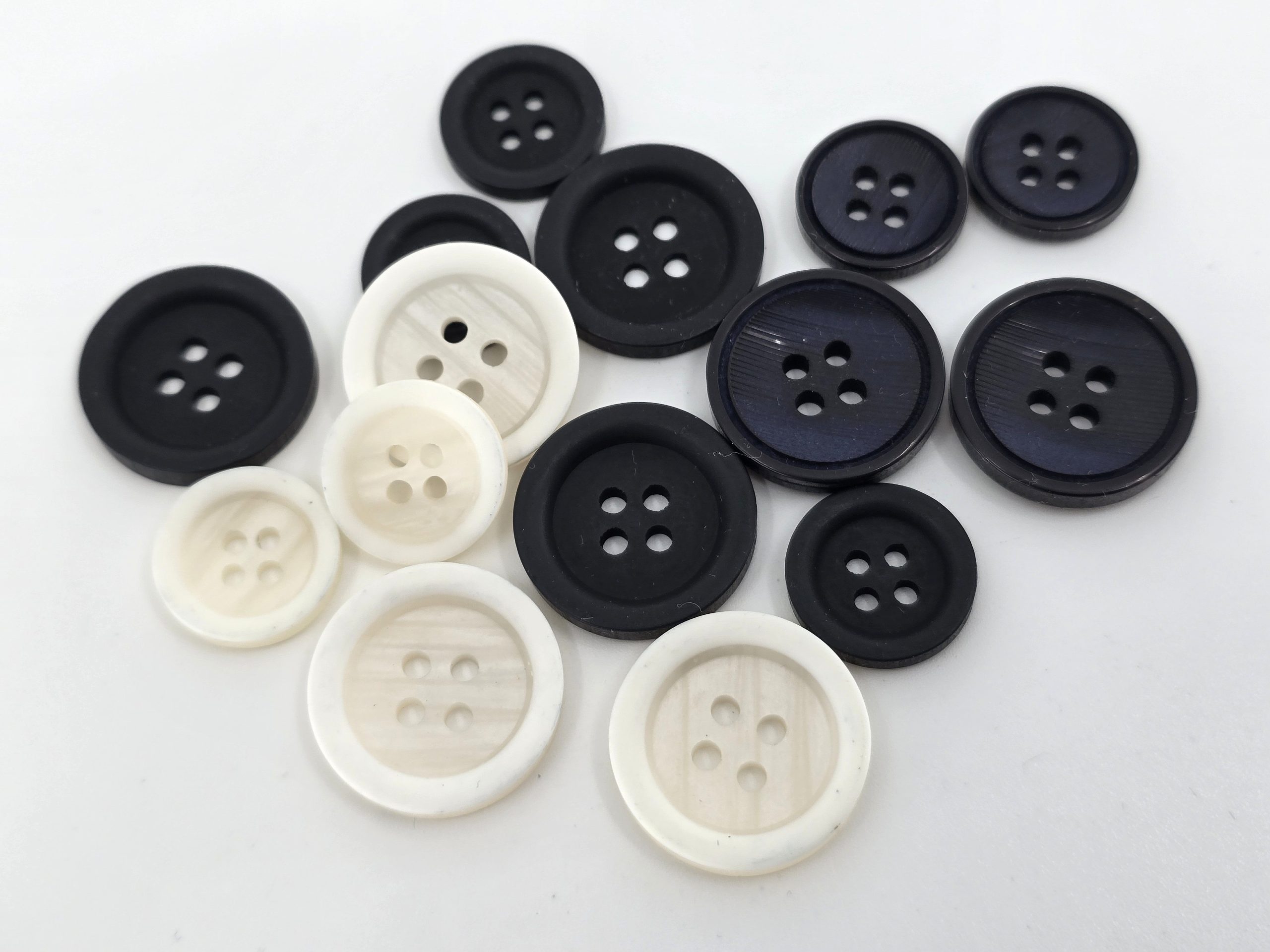 20250530_182236 BUTTON 4681 - Image 1