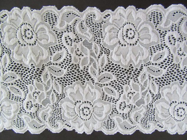 102 2 STRETCH LACE white 17cm 102 - Image 1